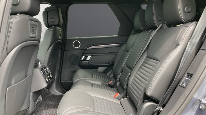 Land Rover Discovery 3.0 D350 Metropolitan Edition 5dr Auto Diesel Station Wagon - Image 4